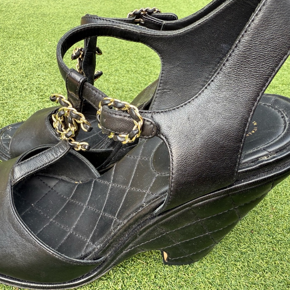 CHANEL Black Leather Sandals with Gold Chain Detail - Picture 3 of 13